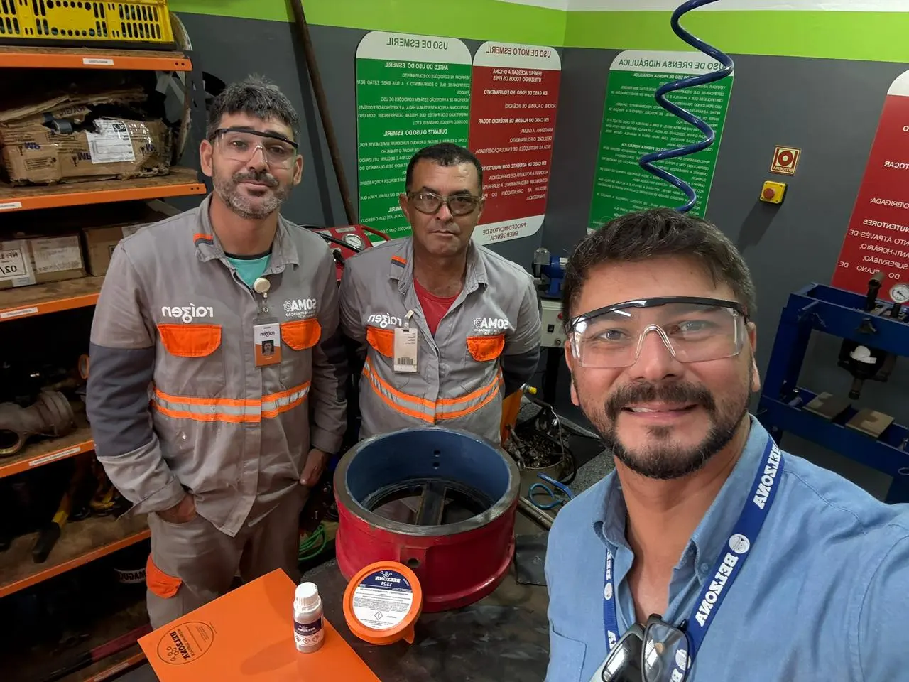 Aplicação de solução Belzona em oficina de manutenção
